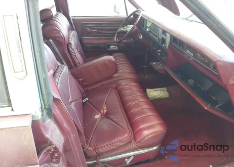 1978 Lincoln Continental z USA, uszkodzony, nr VIN 8YB2A902043